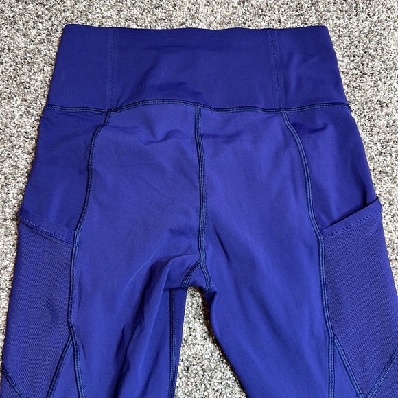Lululemon Fast As Light Crop Leggings with Mesh Details in Emperor Blue - size 4 - Picture 11 of 14